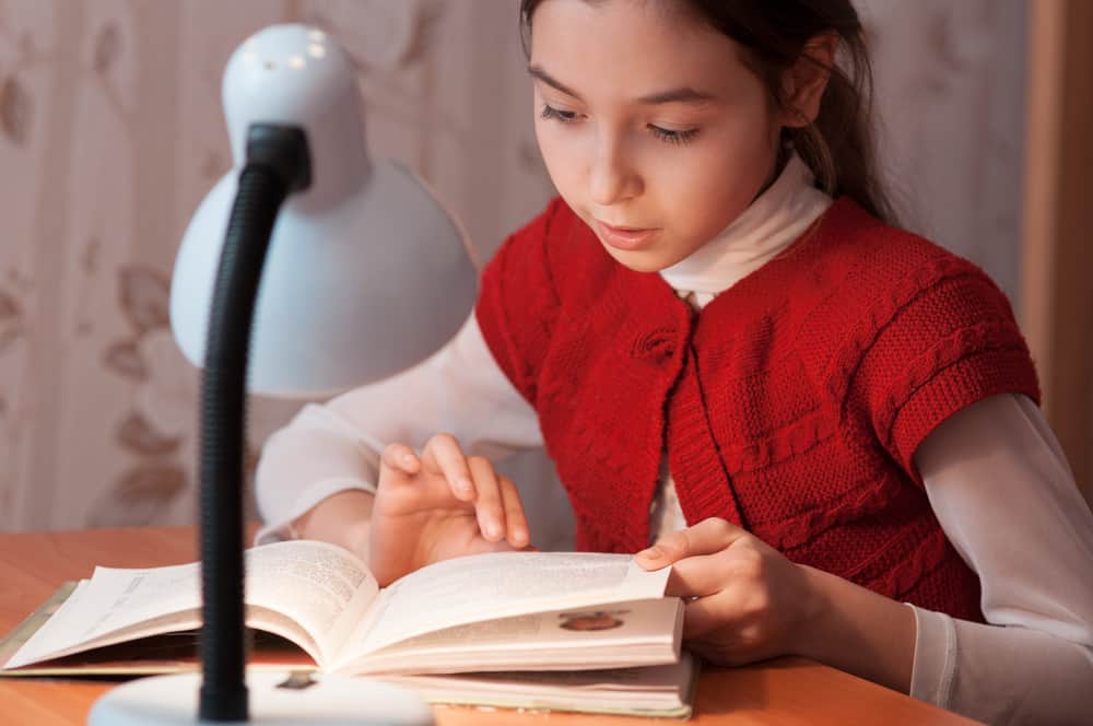 10 Lighting Tips For Reading, How Bright Should A Reading Lamp Be
