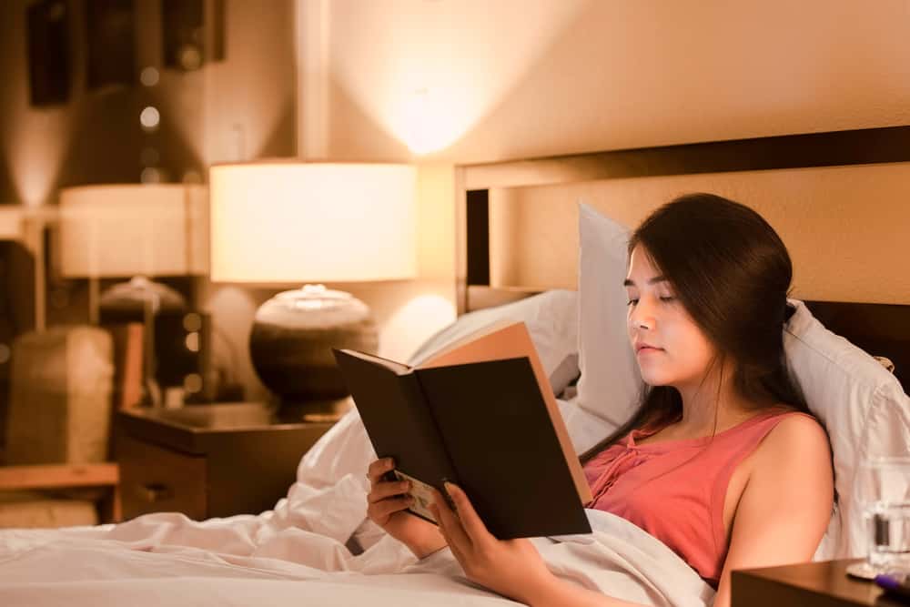 What Side Should a Reading Light Be On bed
